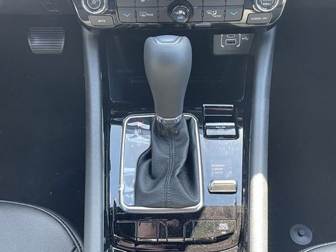 Used 2024 Jeep Compass Limited image 32