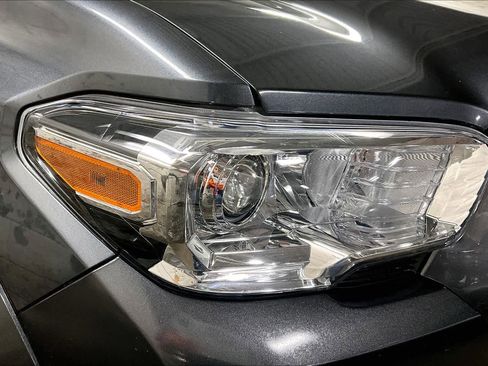 Certified 2022 Toyota Tacoma SR5 image 24