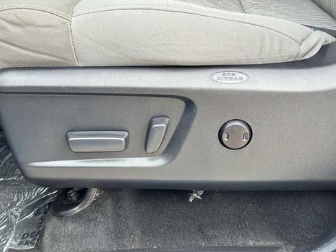 Used 2017 Toyota Tundra SR5 w/ SR5 Upgrade Package image 20