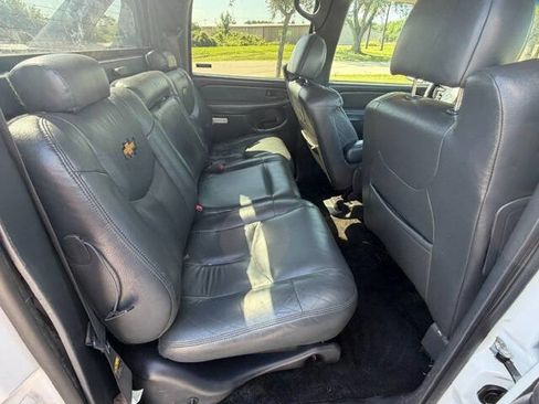 Used 2002 Chevrolet Avalanche 2WD image 8