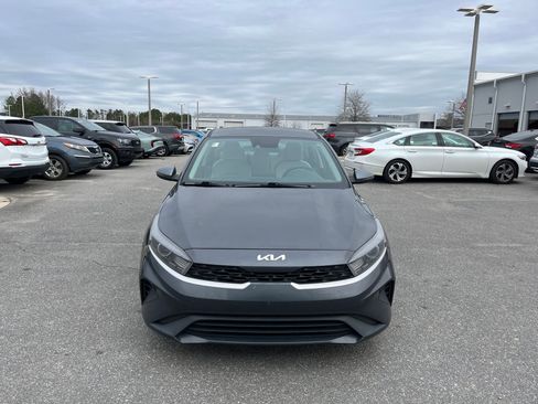 Used 2022 Kia Forte LXS w/ LXS Technology Package image 3