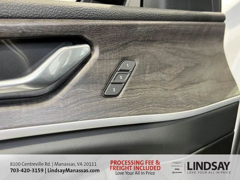 New 2025 Jeep Grand Cherokee Limited w/ Luxury Tech Group II image 24