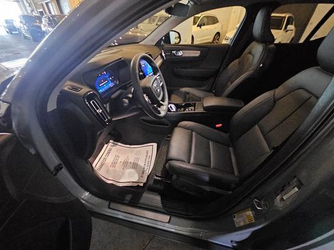 Certified 2025 Volvo XC40 B5 Ultra AWD/4WD image 18