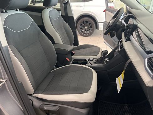 New 2025 Volkswagen Taos SE image 21