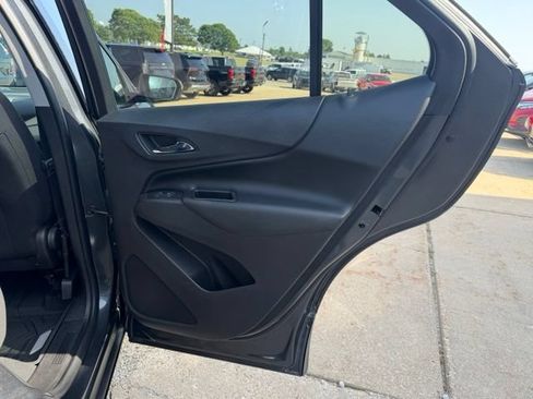 Used 2018 Chevrolet Equinox LT AWD/4WD image 29