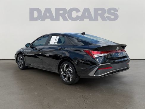 Used 2025 Hyundai Elantra Sport FWD image 5