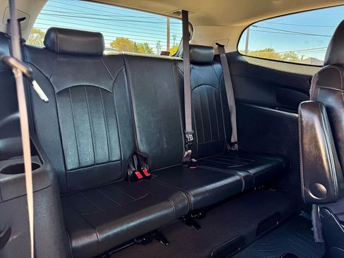 Used 2014 Buick Enclave Premium image 20