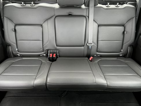 Used 2020 GMC Sierra 1500 SLT image 16