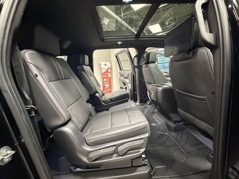 Used 2022 Chevrolet Suburban RST w/ Sport Performance Package image 55