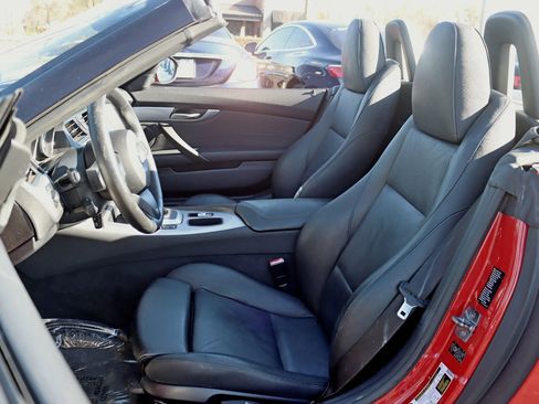 Used 2011 BMW Z4 sDrive35is image 24
