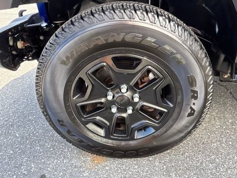 Used 2018 Jeep Wrangler Unlimited Sport S AWD/4WD image 22