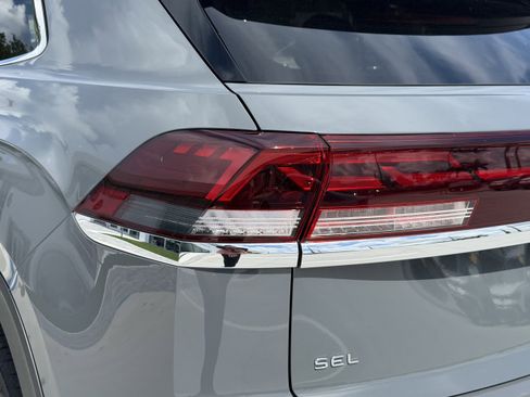 New 2026 Volkswagen Atlas Cross Sport SEL Premium R-Line AWD/4WD image 10