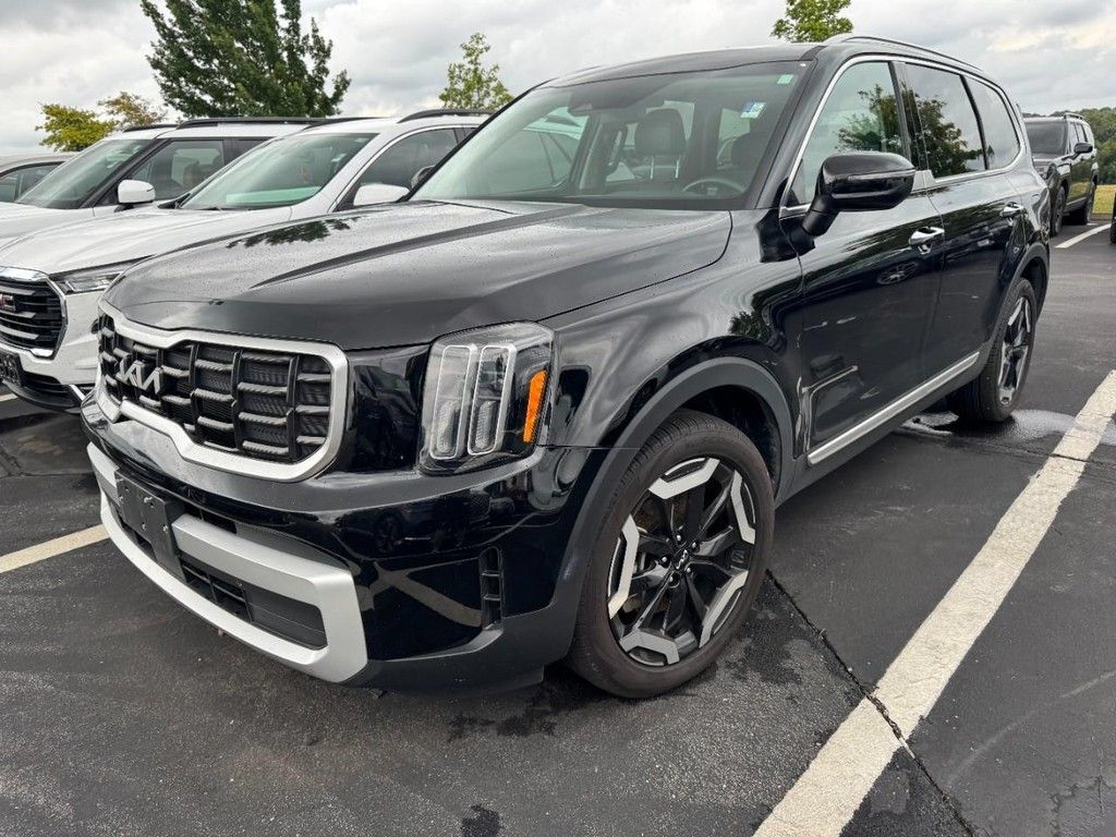 Used 2025 Kia Telluride S AWD/4WD image 3