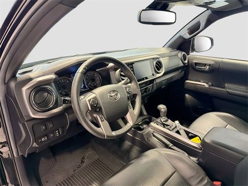 Certified 2022 Toyota Tacoma Limited image 8