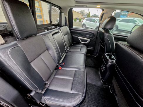 Used 2021 Nissan Titan SL w/ Moonroof Package image 29