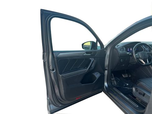 Used 2022 Volkswagen Tiguan SE R-Line image 21