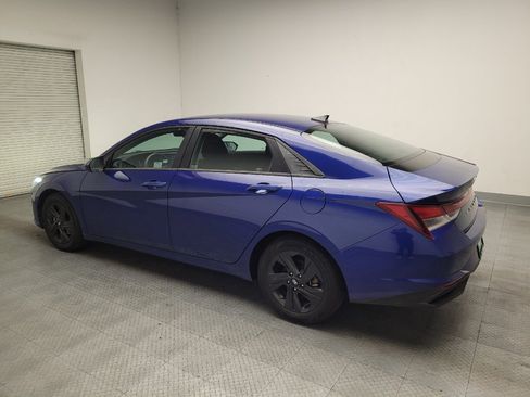 Used 2022 Hyundai Elantra SEL w/ Preferred Accessory Package FWD image 3