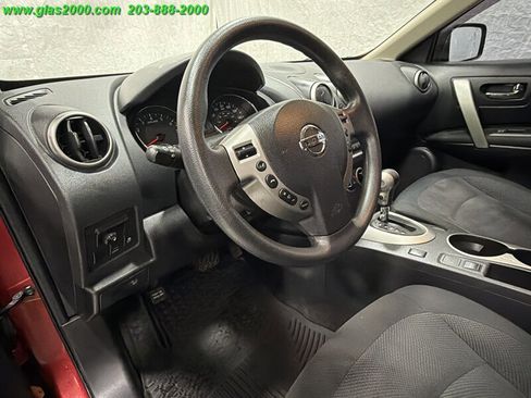 Used 2015 Nissan Rogue S w/ Convenience Package AWD/4WD image 3