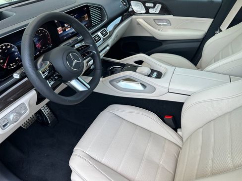 New 2026 Mercedes-Benz GLS 580 4MATIC image 10