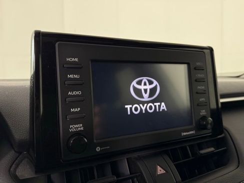 Used 2022 Toyota RAV4 XLE w/ Convenience Package image 18