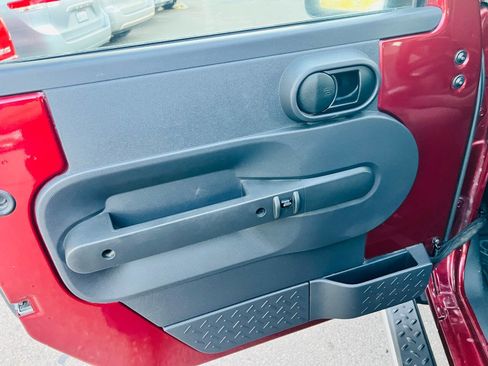 Used 2009 Jeep Wrangler Unlimited X image 22