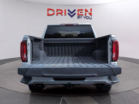 Used 2021 GMC Sierra 1500 SLT w/ X31 Off-Road Package AWD/4WD image 9