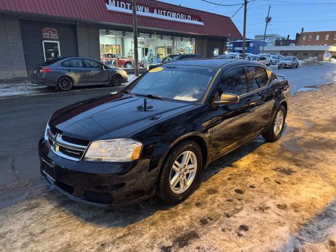 Used 2014 Dodge Avenger SE w/ Sport Appearance Group image 3
