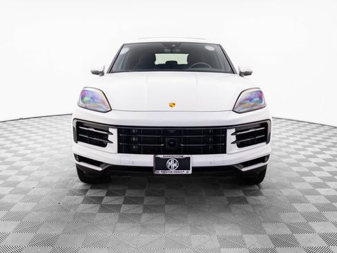 Certified 2024 Porsche Cayenne image 9