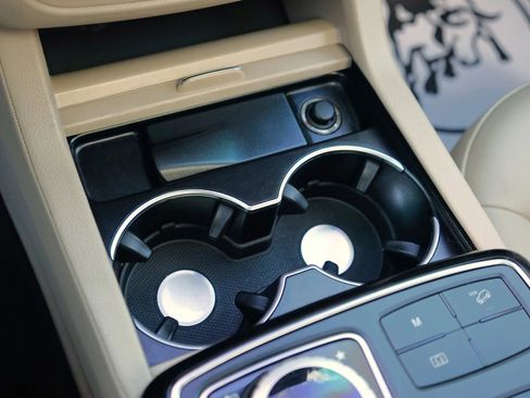 Used 2019 Mercedes-Benz GLE 400 4MATIC image 26