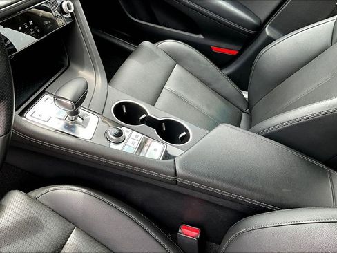 Used 2025 Genesis G70 2.5T RWD image 19