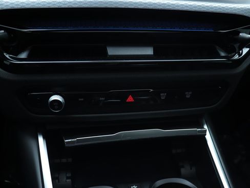 Used 2026 BMW 330i Sedan w/ M Sport Package image 36