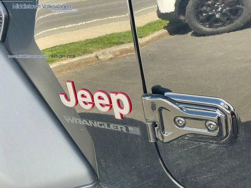 Used 2026 Jeep Wrangler Unlimited Rubicon AWD/4WD image 31