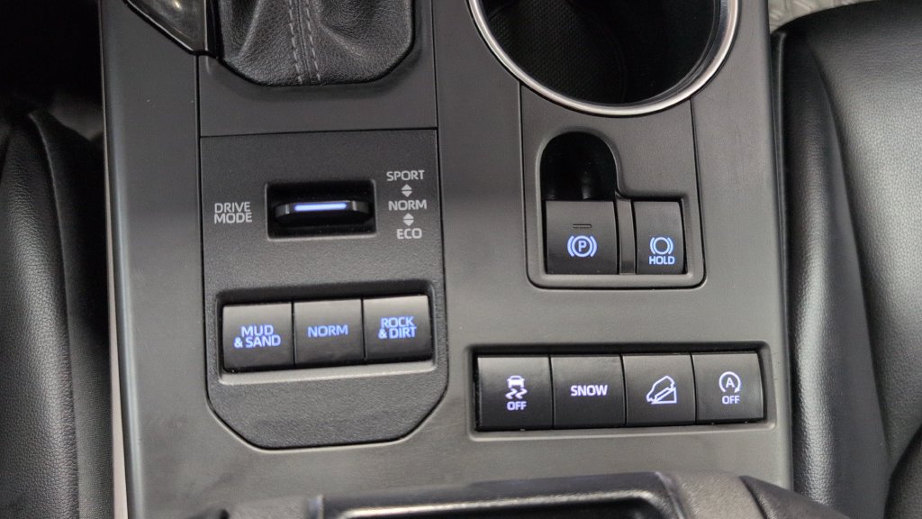 Used 2022 Toyota Highlander XLE AWD/4WD image 16