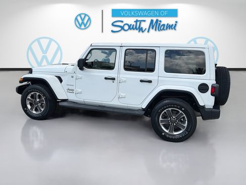 Used 2019 Jeep Wrangler Unlimited Sahara AWD/4WD image 4