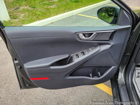 Used 2021 Hyundai Ioniq Blue FWD image 22