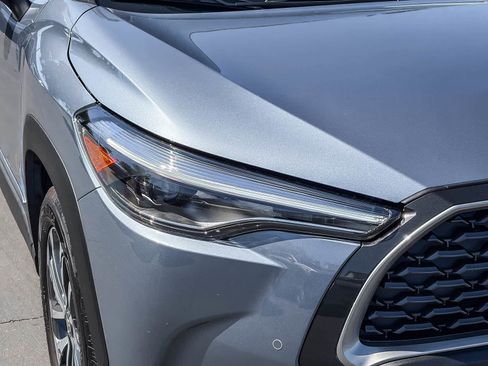 Used 2024 Toyota Corolla Cross XLE w/ Convenience Package image 7