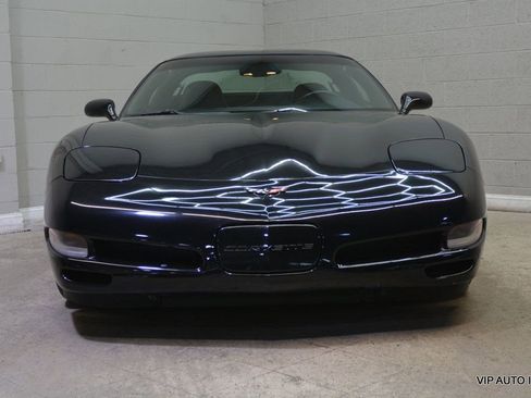 Used 2001 Chevrolet Corvette Coupe image 24