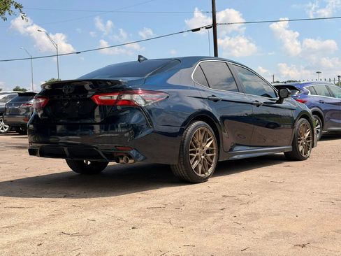 Used 2021 Toyota Camry SE FWD image 3