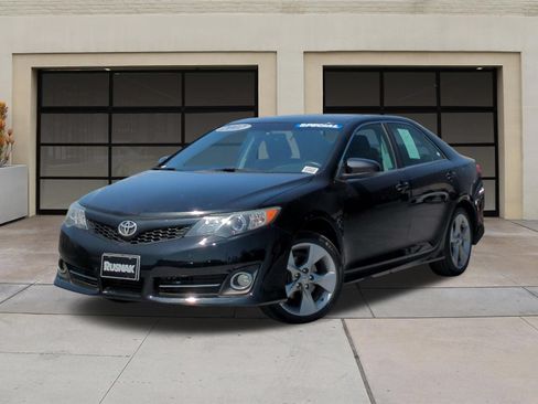 Used 2012 Toyota Camry SE FWD image 3