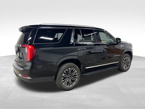 Certified 2025 GMC Yukon Elevation w/ Technology Package AWD/4WD image 9