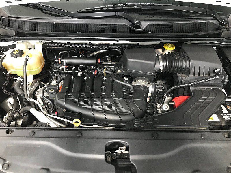 Used 2017 Chrysler Pacifica Touring-L FWD image 31