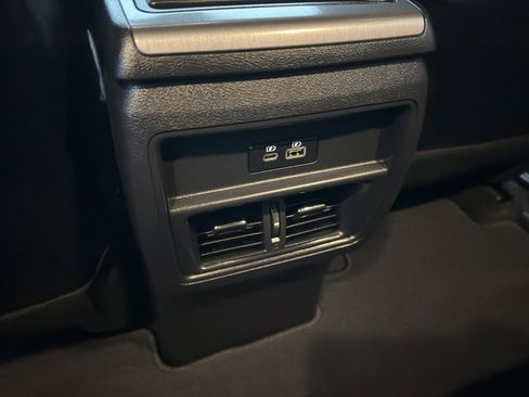 Used 2024 Nissan Murano SV w/ SV Midnight Edition Package image 11