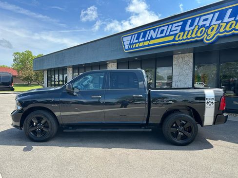 Used 2019 RAM 1500 Express w/ Wheel & Sound Group AWD/4WD image 4