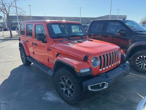 Used 2019 Jeep Wrangler Unlimited Sahara w/ Uconnect 4C Nav & Sound Group image 2