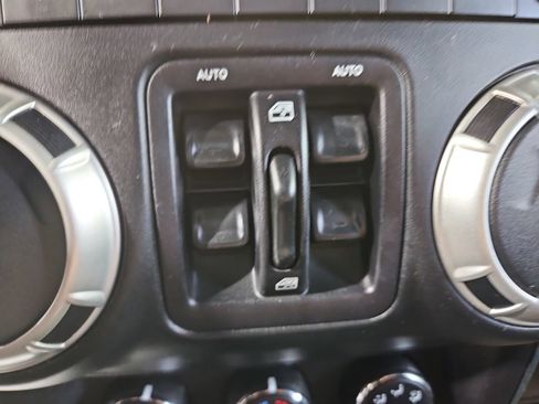Used 2017 Jeep Wrangler Unlimited Sahara w/ Max Tow Package AWD/4WD image 12