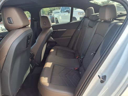 Used 2024 BMW 530i RWD image 18