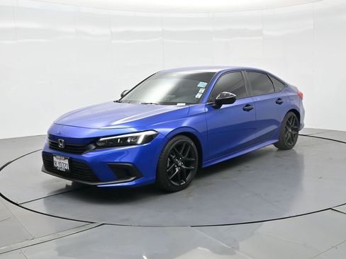 Used 2024 Honda Civic Sport image 2