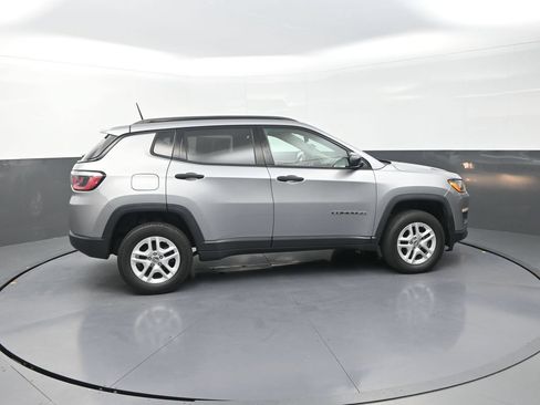 Used 2018 Jeep Compass Sport AWD/4WD image 11