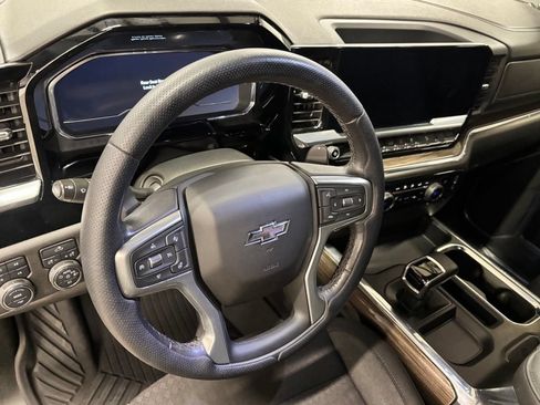 Used 2023 Chevrolet Silverado 1500 RST AWD/4WD image 16
