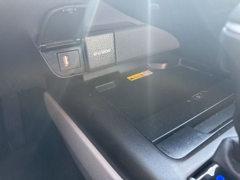 Used 2024 Toyota Camry XLE image 32